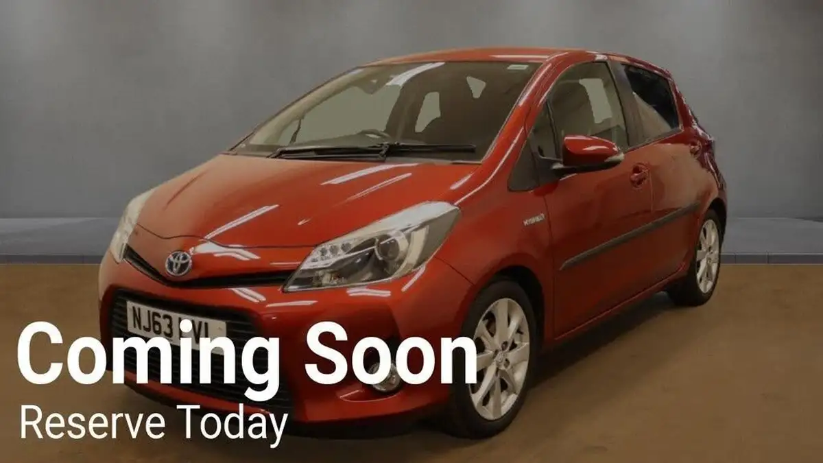 2013-toyota-yaris-15-vvt-i-t-spirit-big-1
