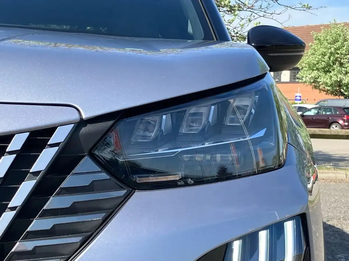 2023-peugeot-2008-suv-big-14