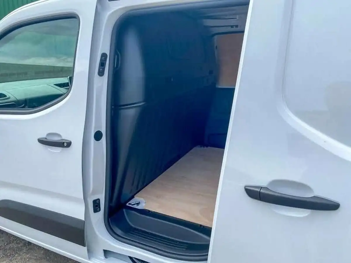 2024-citroen-berlingo-15-bluehdi-950-enterprise-edition-100pseu6d-big-25