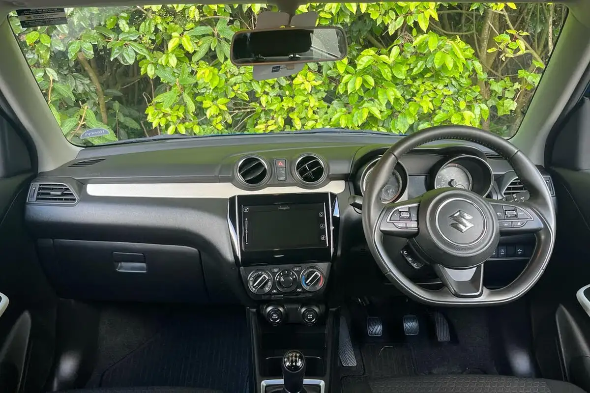 2023-suzuki-swift-12-dualjet-sz-l-big-12