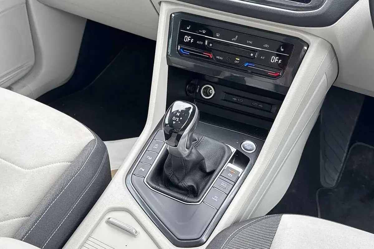 2022-volkswagen-tiguan-15-tsi-elegance-big-18