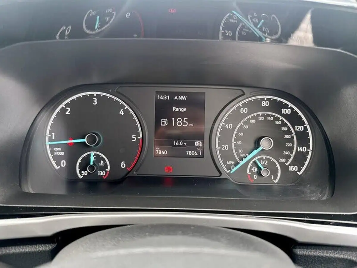 2023-ford-tourneo-connect-20-titanium-big-19
