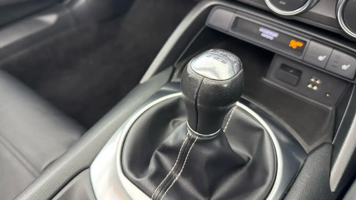 2018-fiat-124-14-multiair-124-spider-s-design-big-24