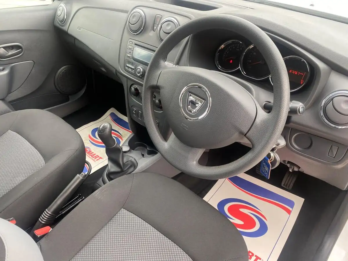 2015-dacia-sandero-12-ambiance-big-15