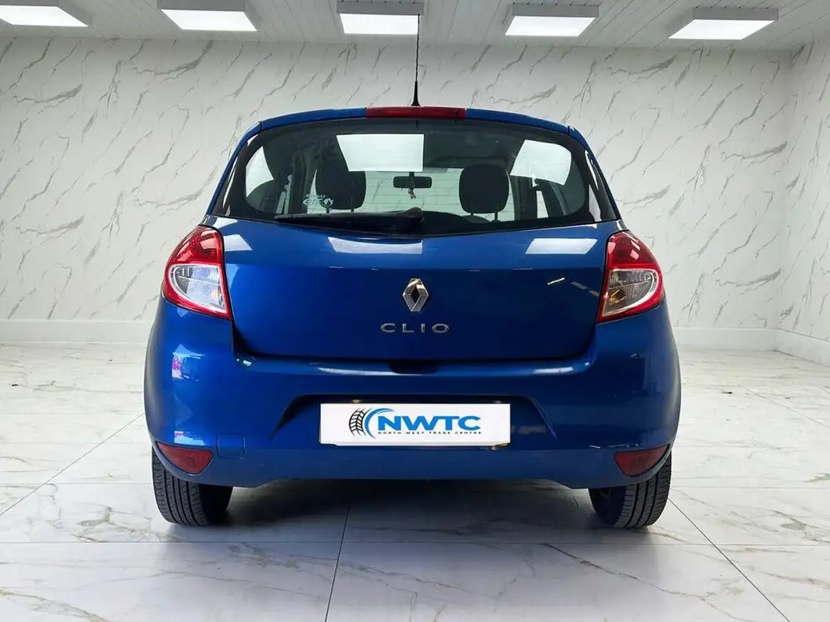 2011-renault-clio-12-bizu-16v-hatchback-3d-big-7