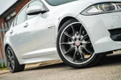 2015-jaguar-xf-22td-r-sport-black-saloon-4d-small-9