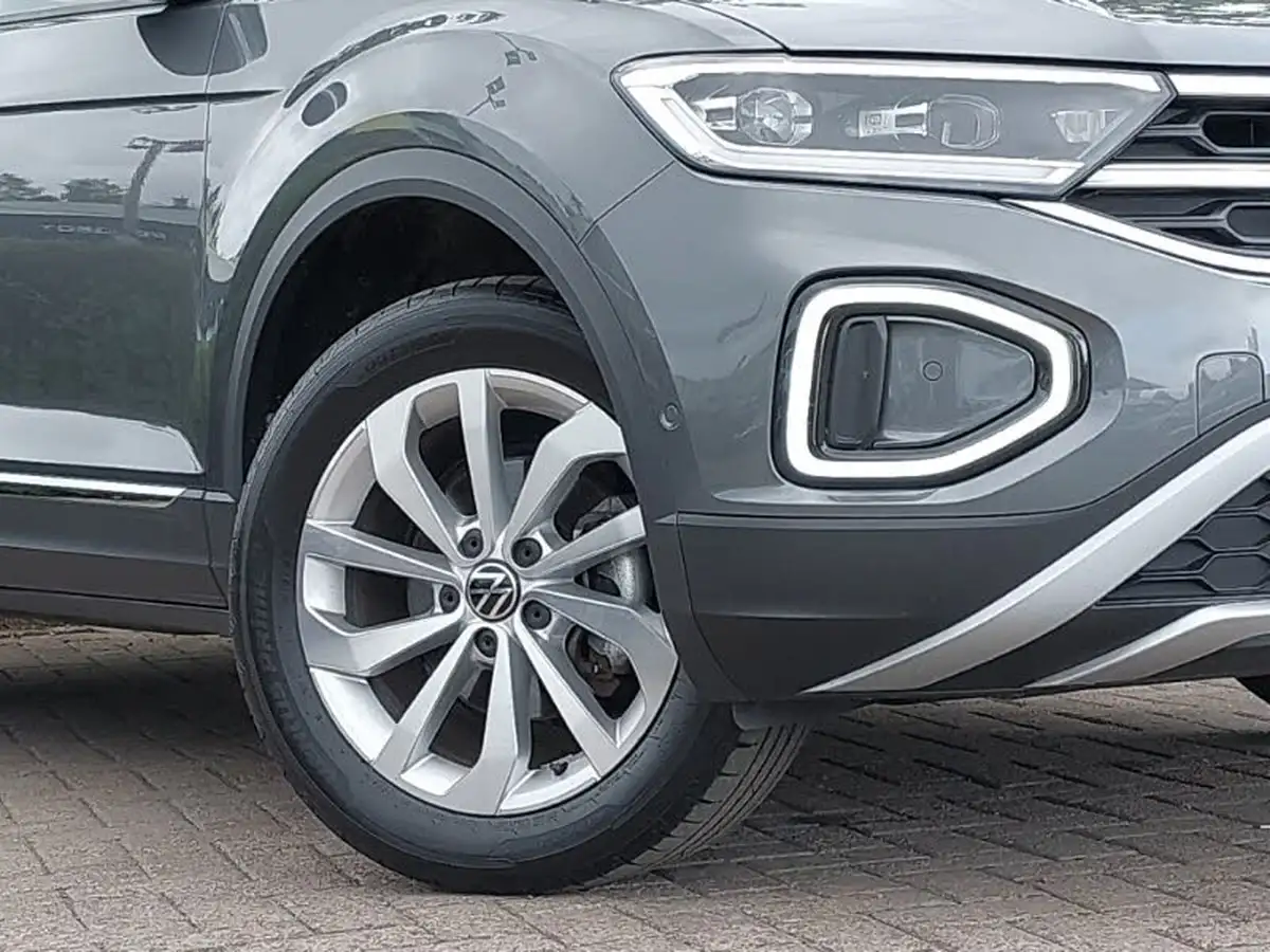 2024-volkswagen-t-roc-15-tsi-style-hatchback-5d-big-8