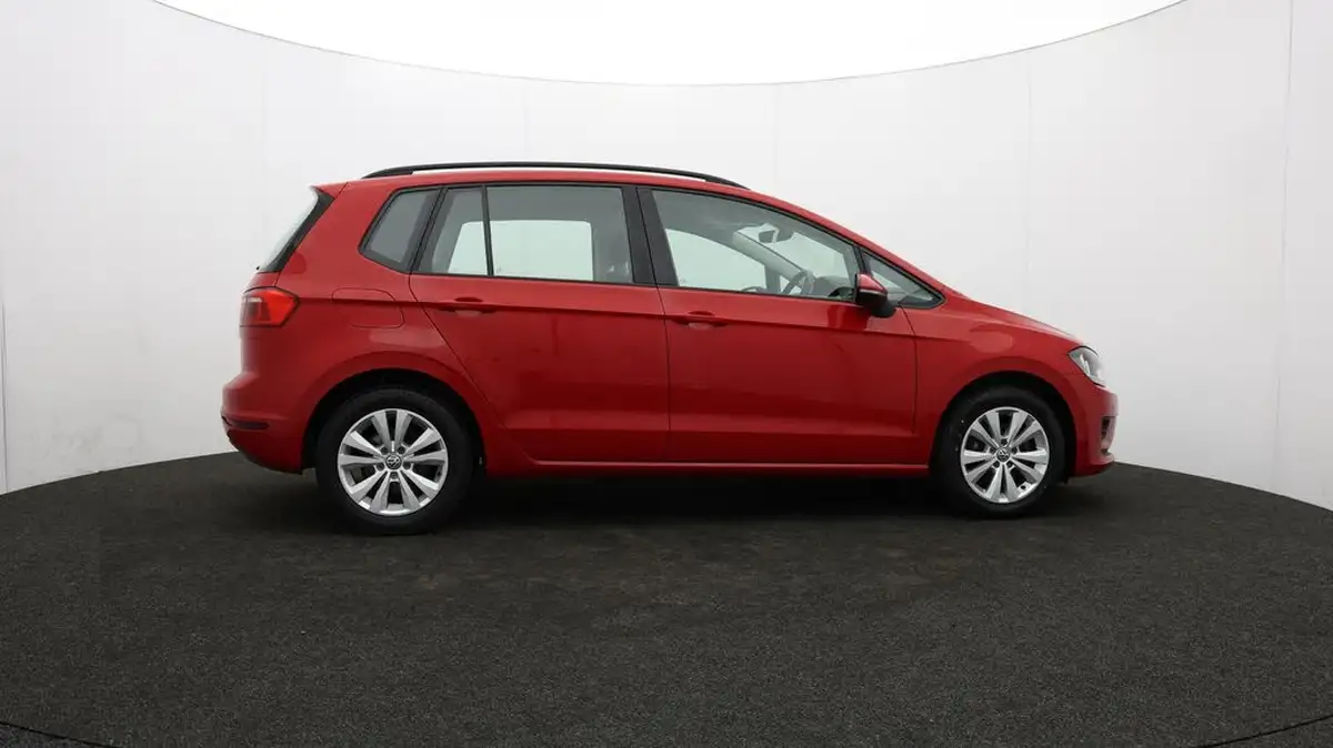 2017-volkswagen-golf-sv-16tdi-se-110ps-bmtss-big-40
