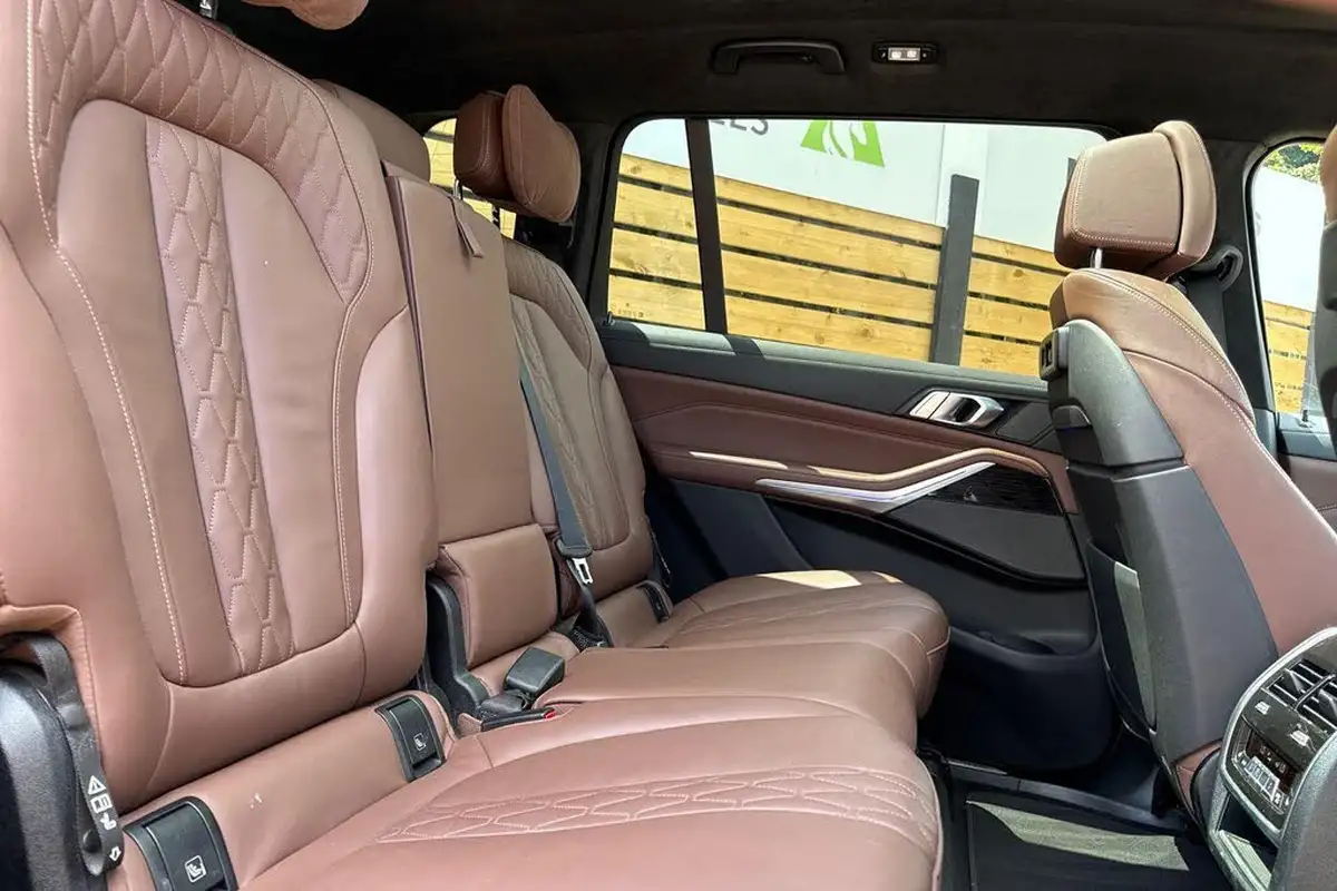 2022-bmw-x7-30td-xdrive-40d-m-sport-big-18