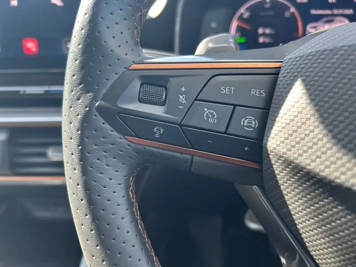 2024-cupra-formentor-14-e-hybrid-v1-big-18