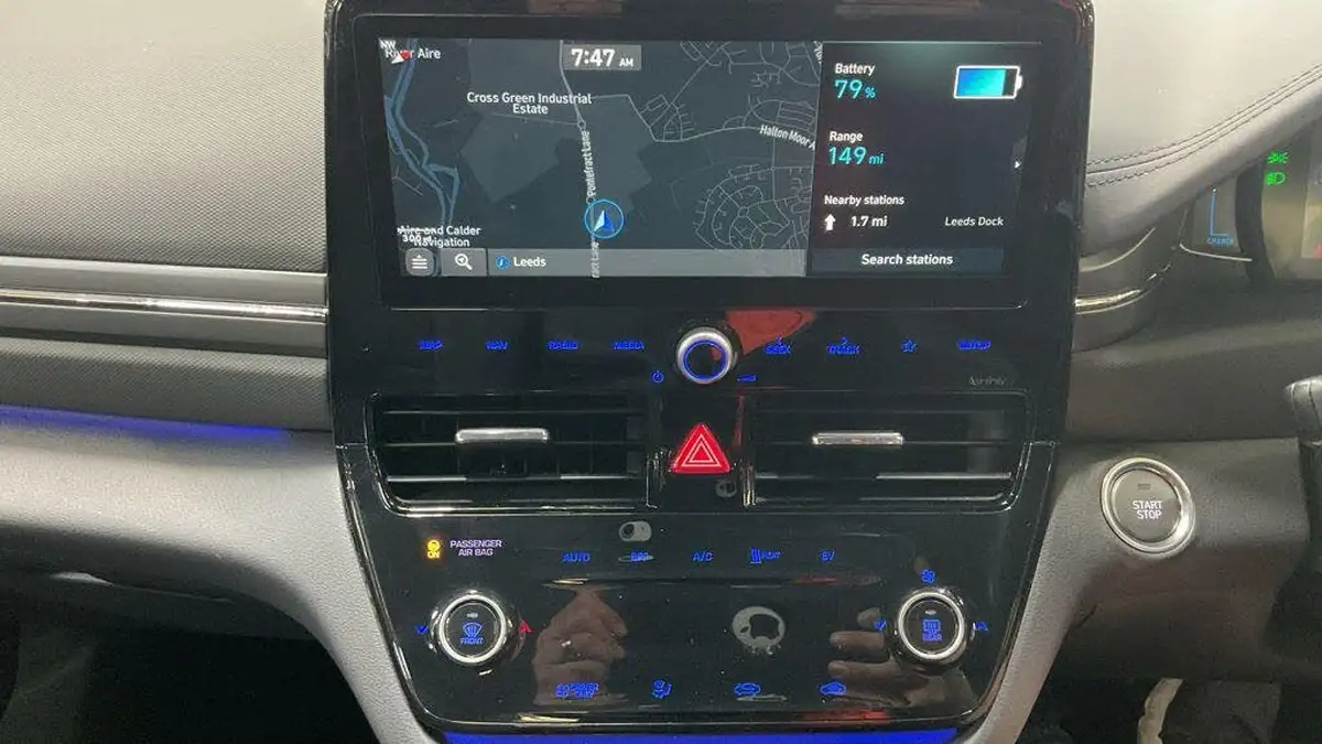 2022-hyundai-ioniq-e-premium-electric-big-9