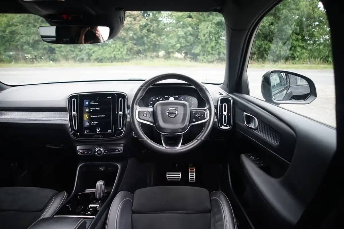 2020-volvo-xc40-15-t3-r-design-geartronic-big-8