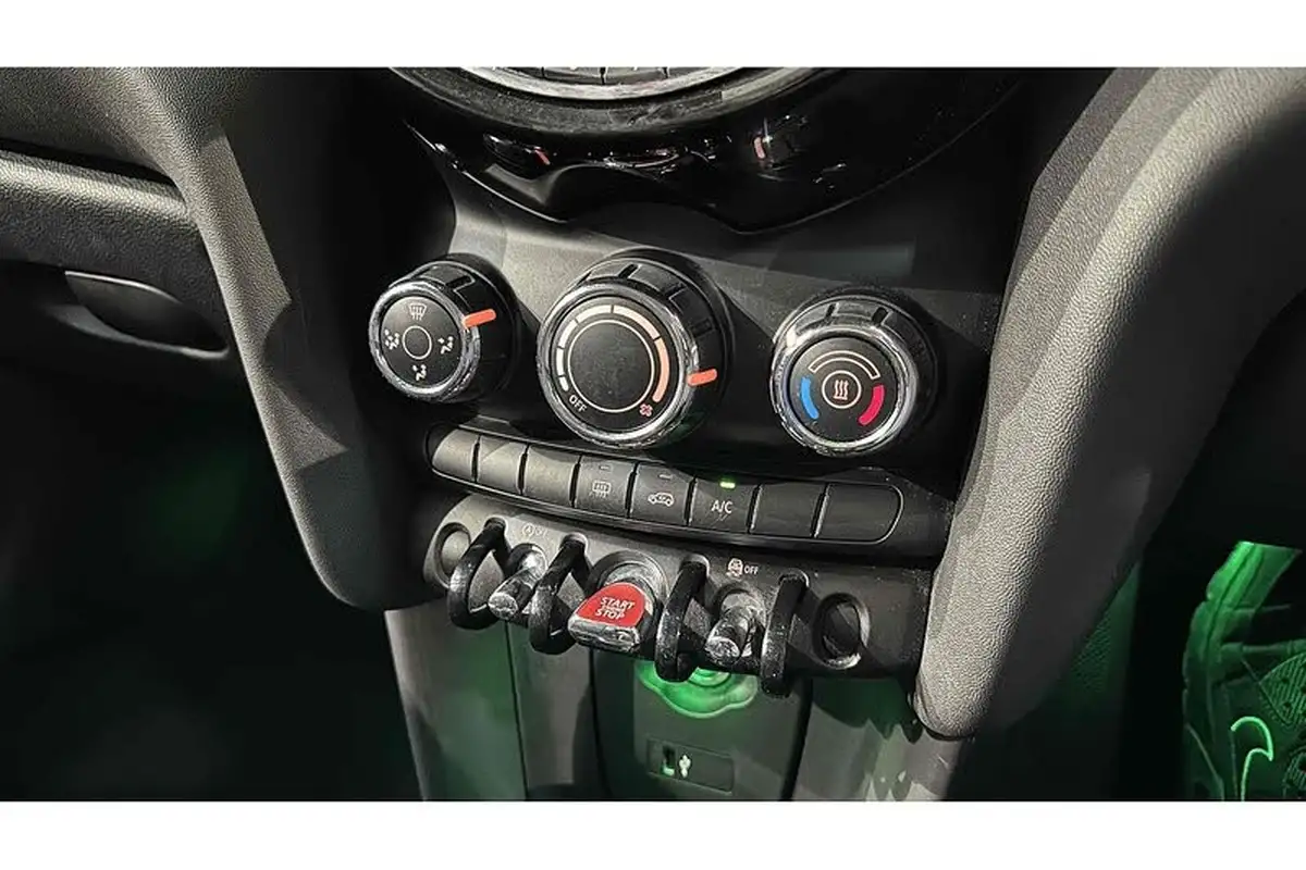 2019-mini-cooper-15-cooper-classic-hatchback-3d-big-41