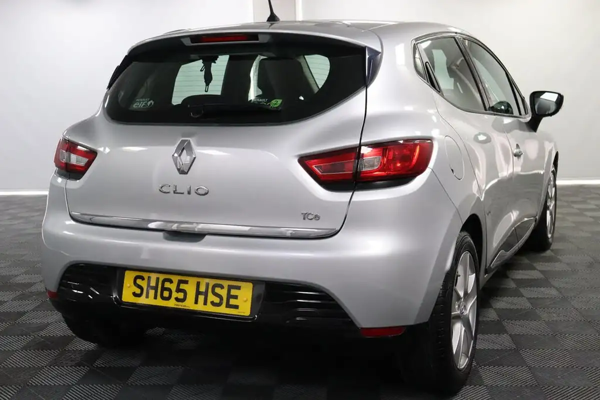2015-renault-clio-09-tce-dynamique-nav-big-11