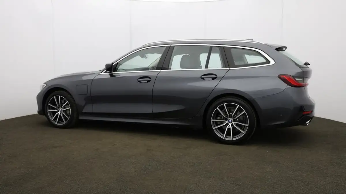 2021-bmw-3-series-20-330e-sport-pro-touring-5d-big-69