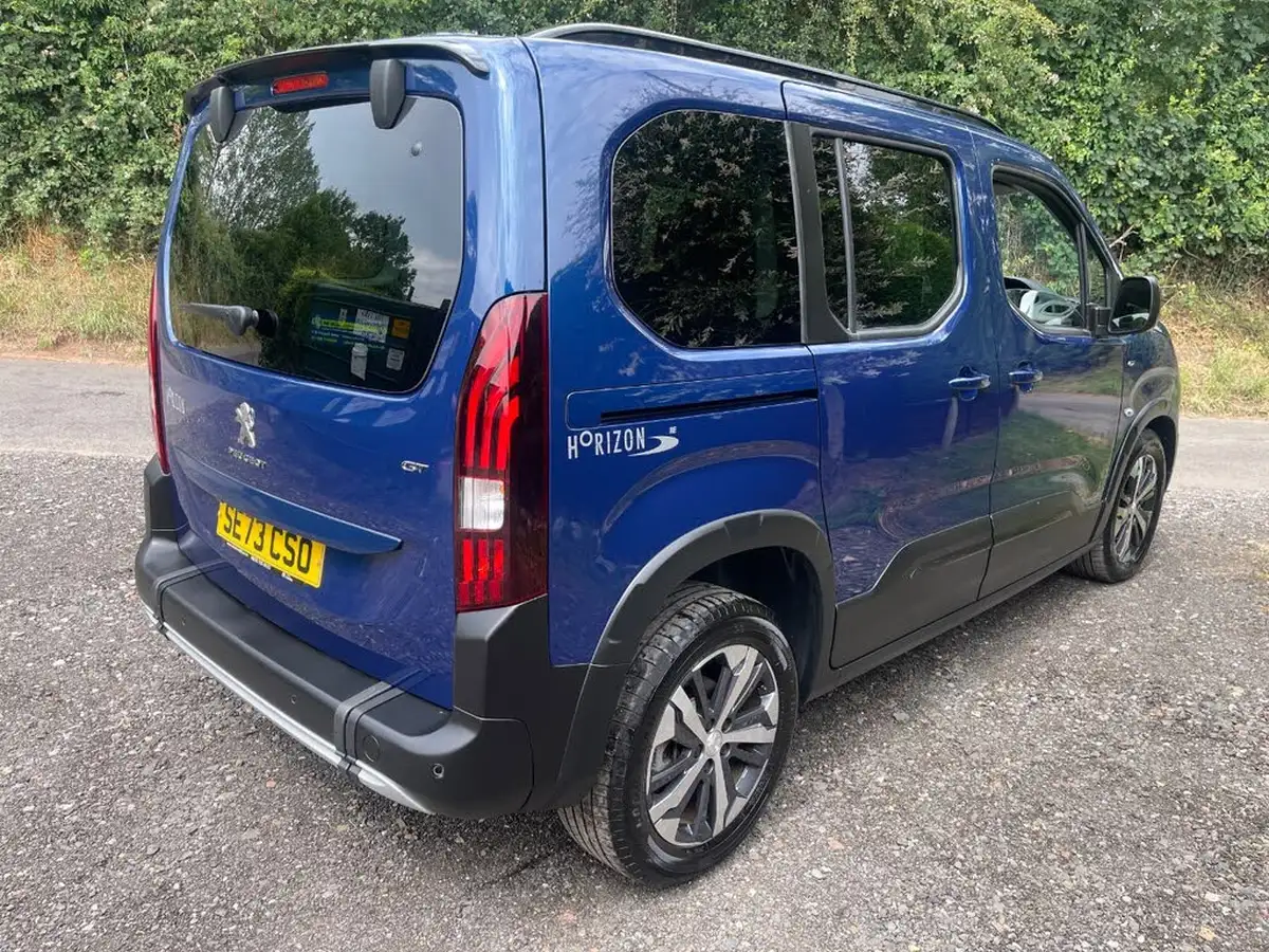 2024-peugeot-rifter-big-10