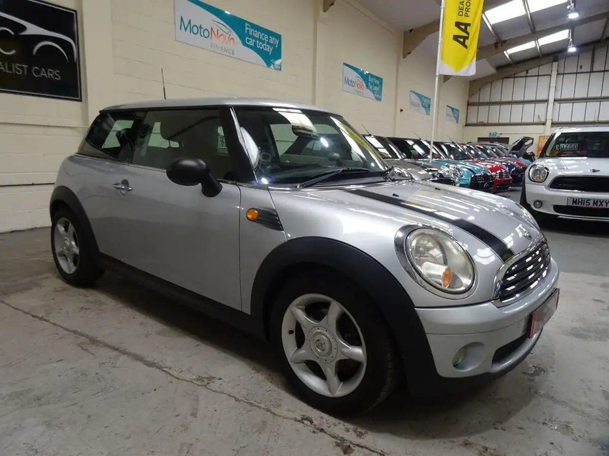 2009-mini-cooper-14-one-95bhp-big-0