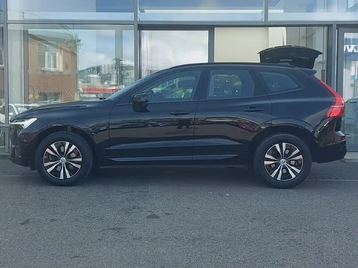 2023-volvo-xc60-20-b5-core-big-3