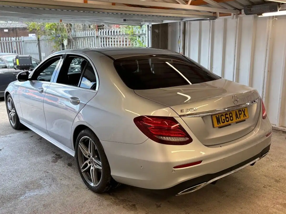2018-mercedes-benz-e-class-20-e200-amg-line-ss-saloon-4d-big-33