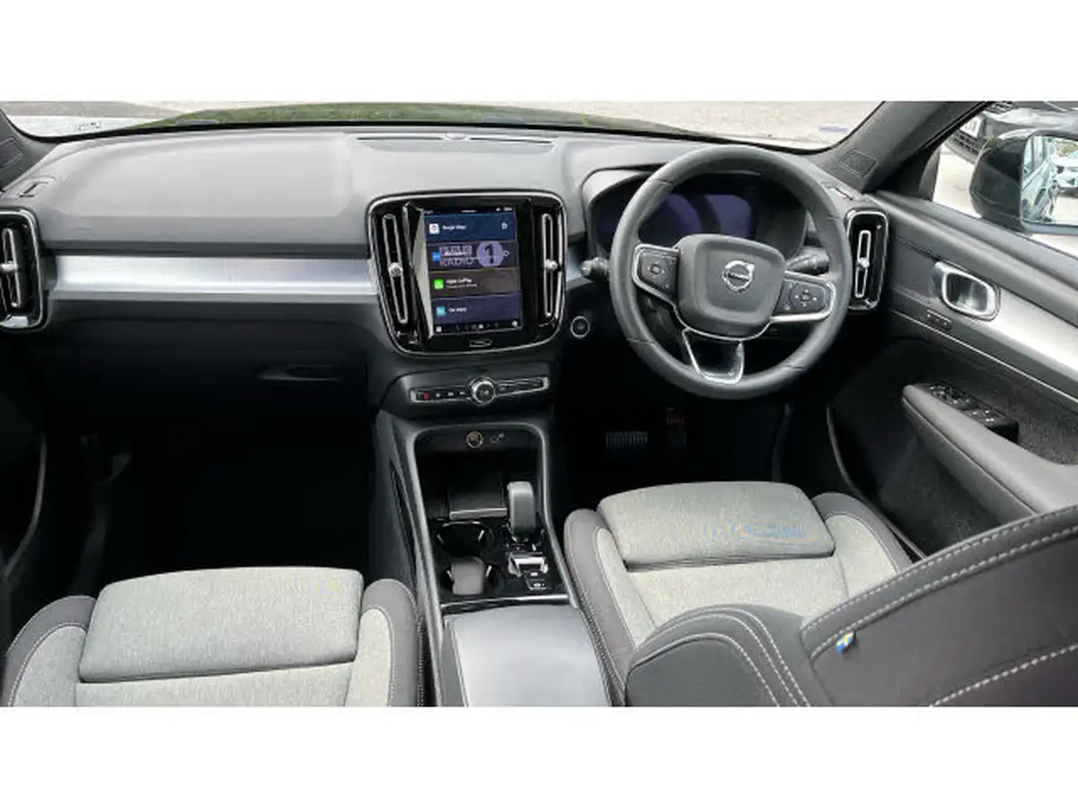2024-volvo-xc40-20-b3-plus-big-19