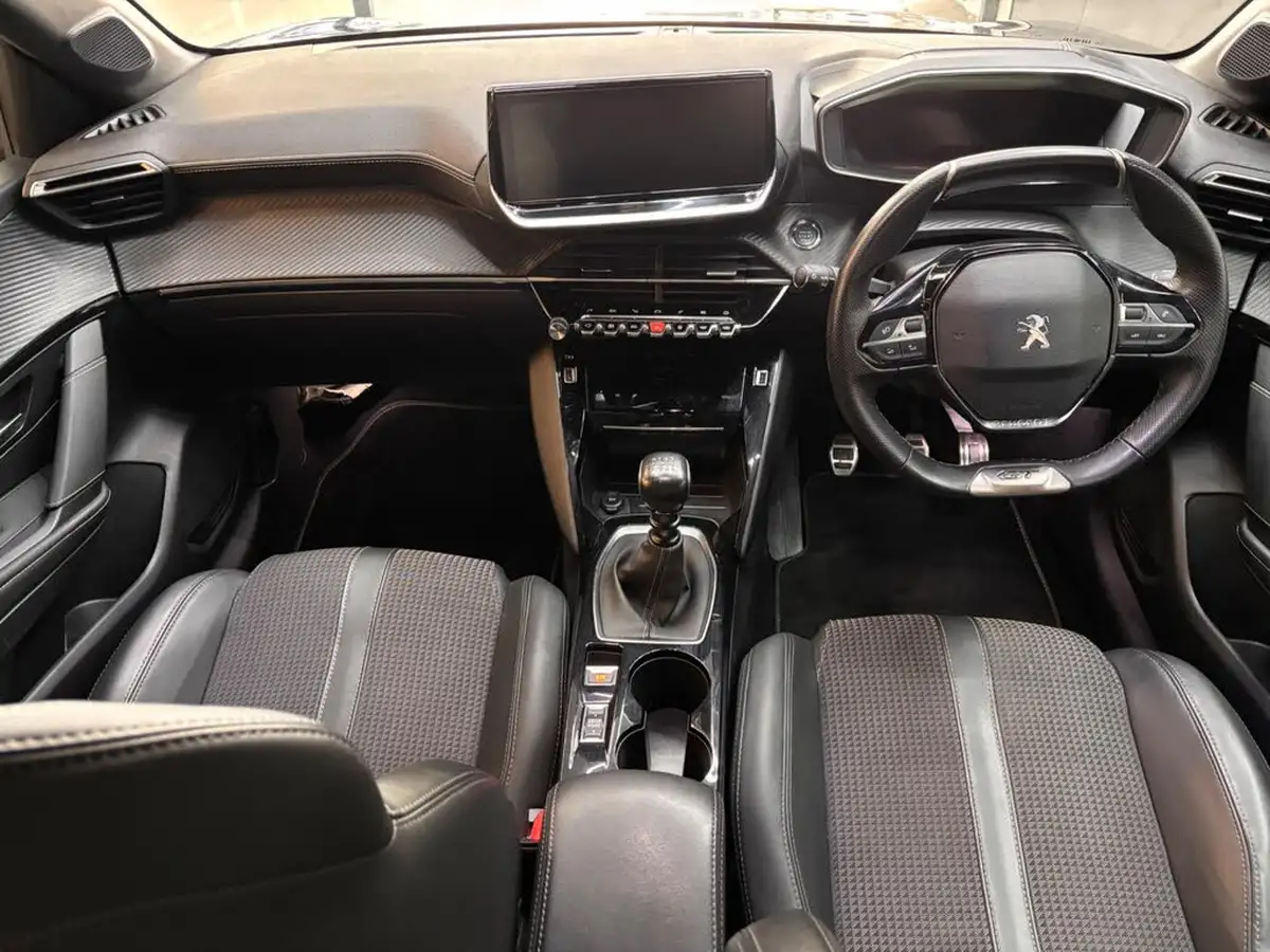 2022-peugeot-208-12-puretech-gt-100bhp-big-28