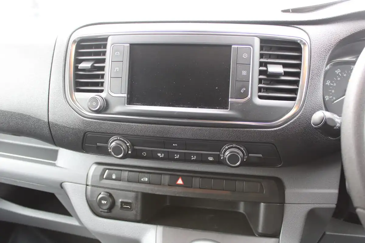 2020-citroen-dispatch-15bluehdi-enterprise-xs-1000-100pseu6dt-e-big-38