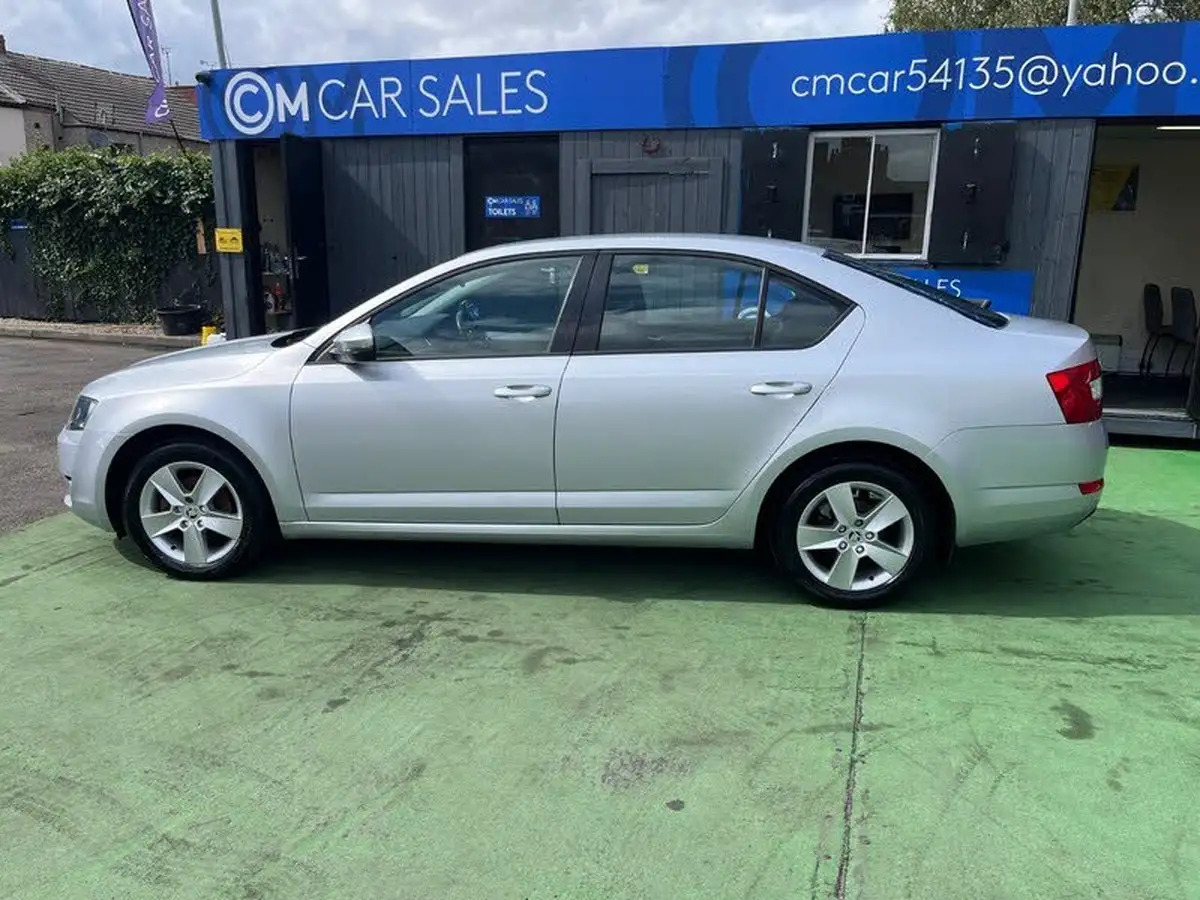 2014-skoda-octavia-16tdi-se-hatchback-dsg-big-5