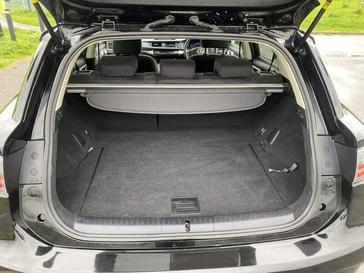 2014-lexus-ct-200h-18-advance-big-10