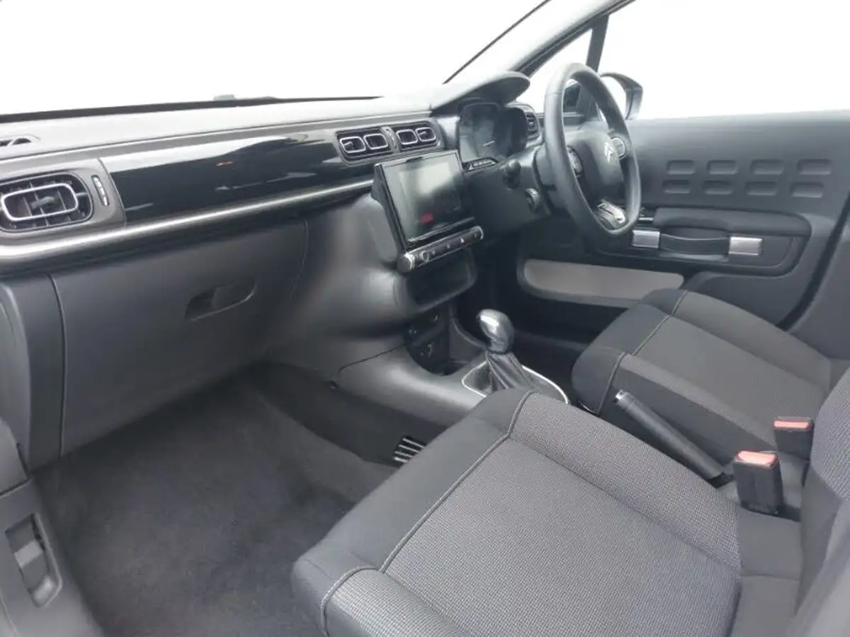 2024-citroen-c3-12-puretech-plus-110ps-eat6-big-4