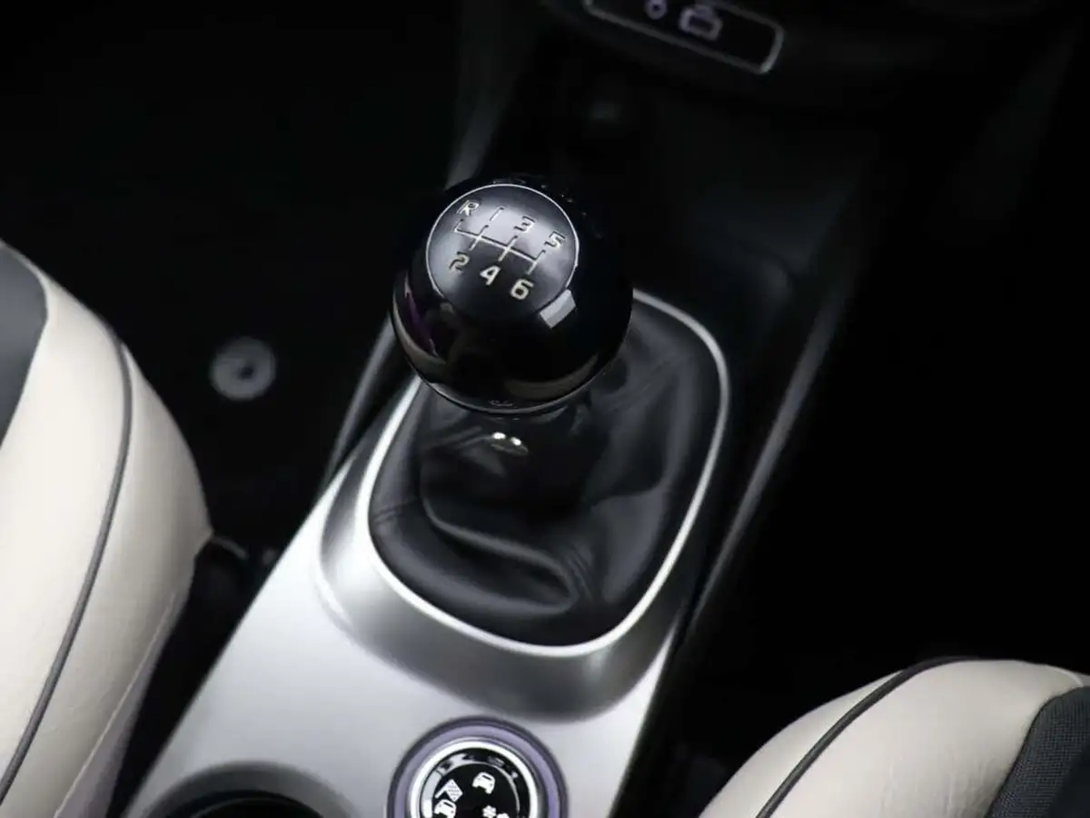 2017-fiat-500x-14-multiair-lounge-big-30