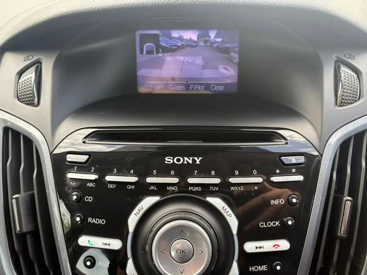 2013-ford-focus-20td-titanium-x-estate-big-14