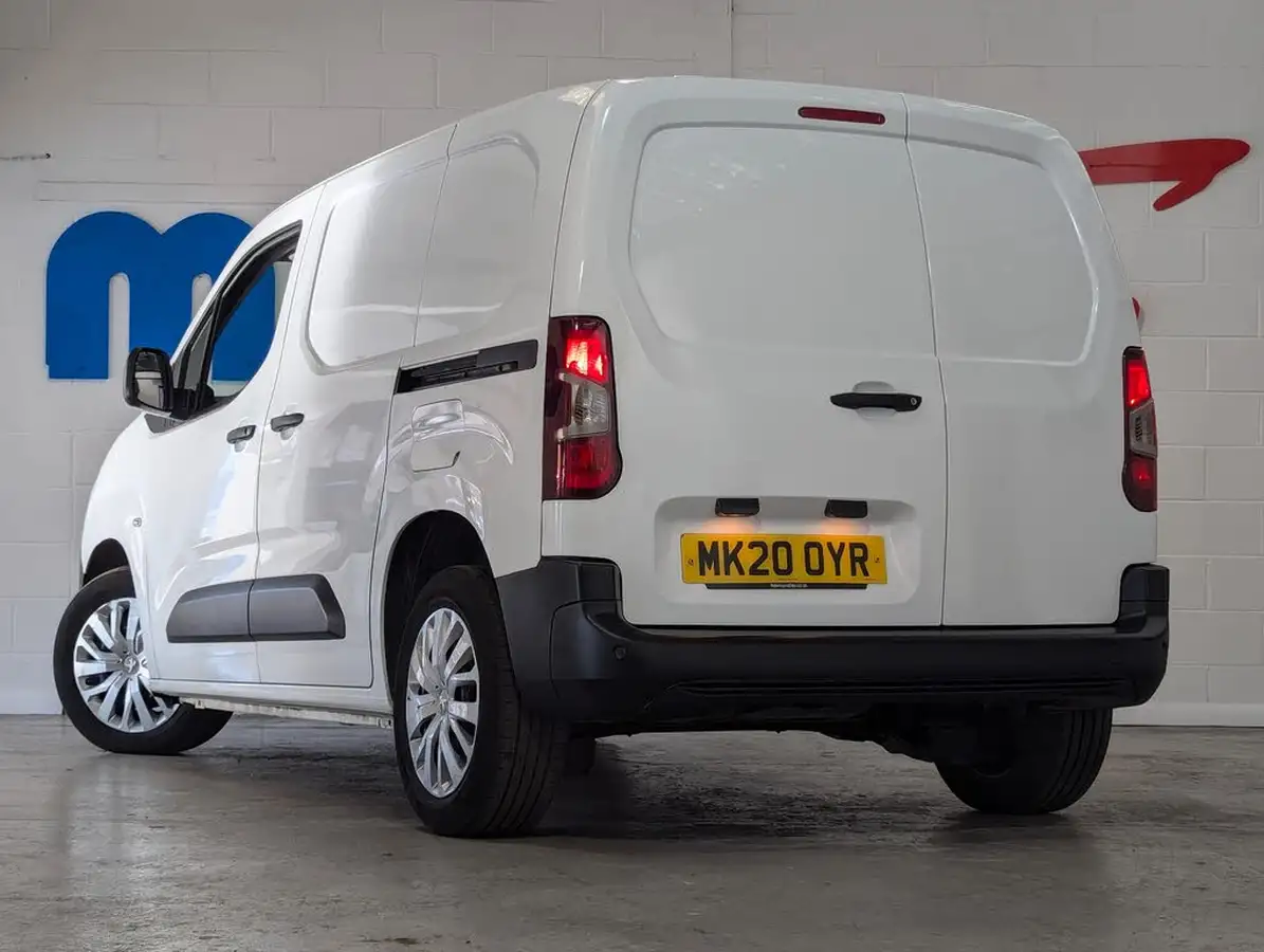 2020-peugeot-partner-15-bluehdi-1000-professional-100ps-eu6dt-panel-big-3