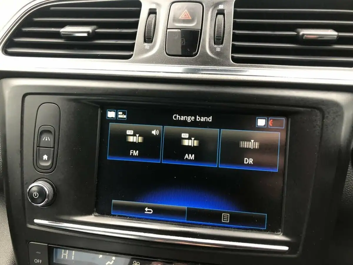 2016-renault-kadjar-12-tce-signature-nav-ss-1198cc-big-39