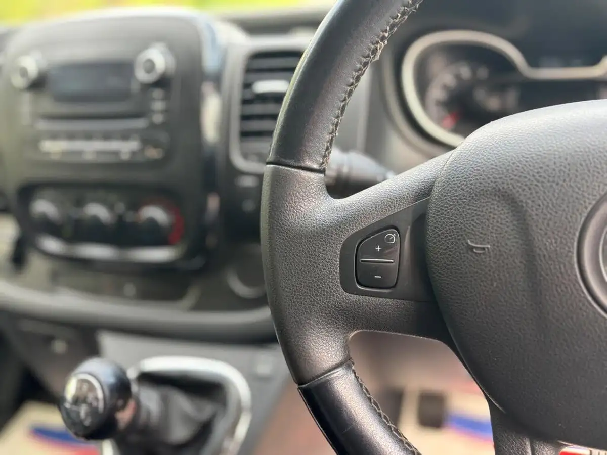 2018-vauxhall-vivaro-16cdti-sportive-2900-l2h1-125pseu6-biturbo-ss-ecotec-panel-big-34