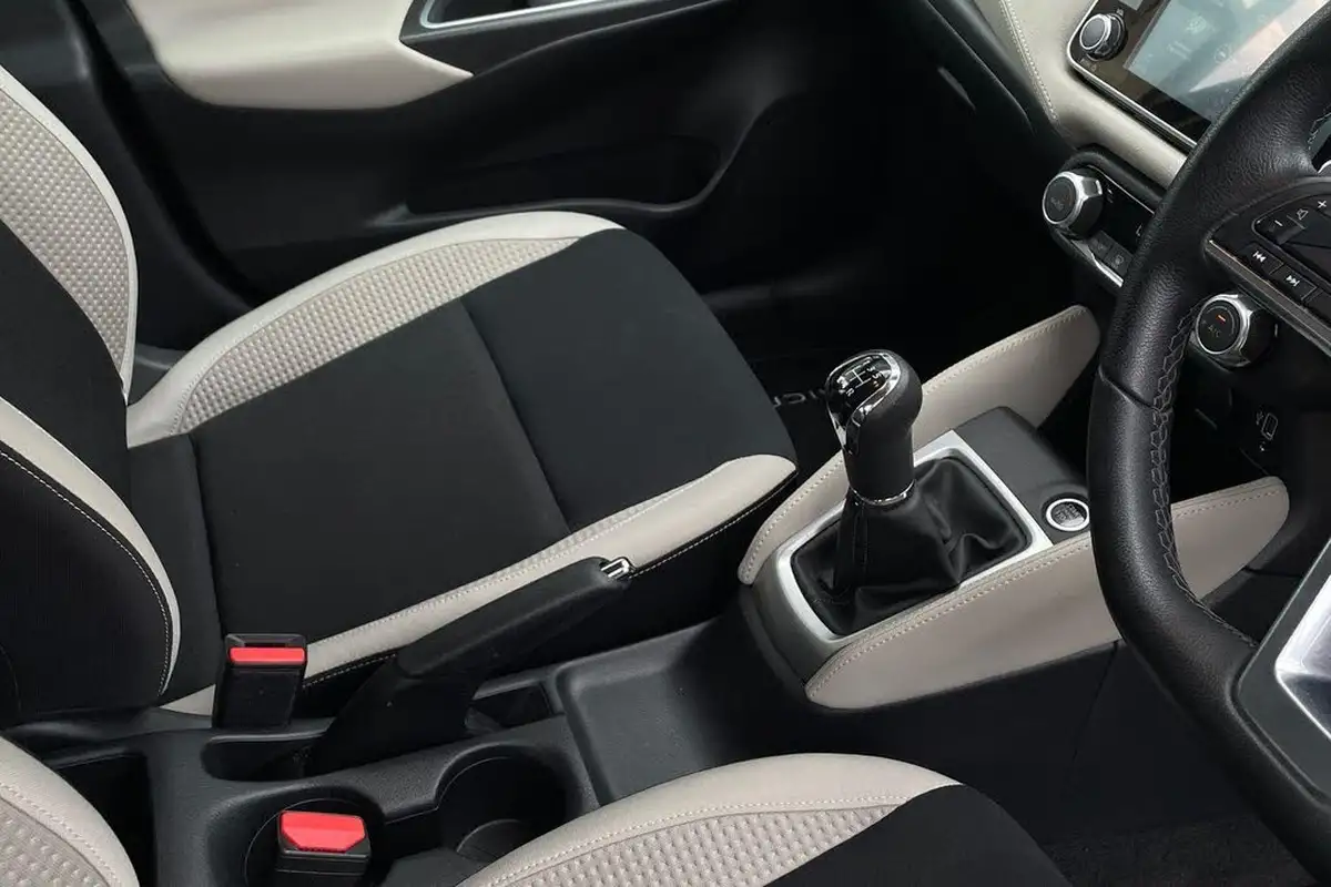 2022-nissan-micra-10-ig-t-tekna-big-16