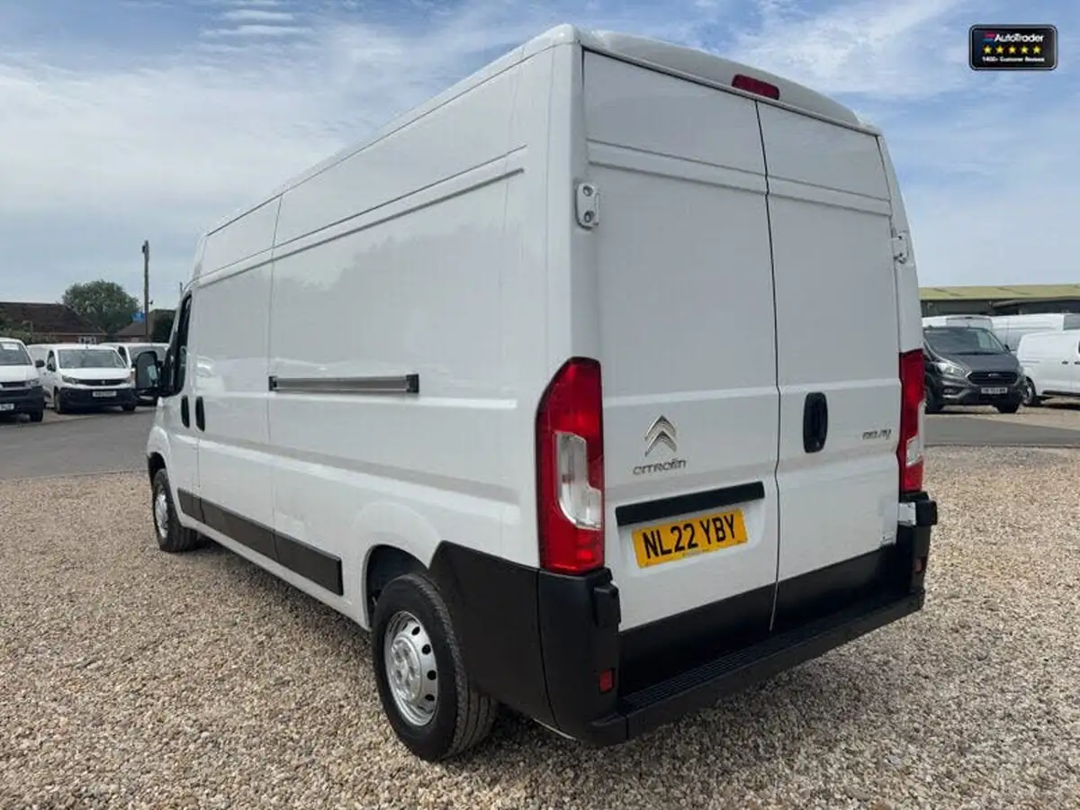 2022-citroen-relay-22bluehdi-35-l3h2-enterprise-panel-big-9