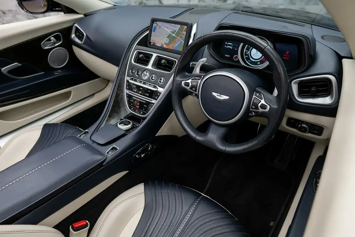2020-aston-martin-db11-40-v8-503bhp-big-10