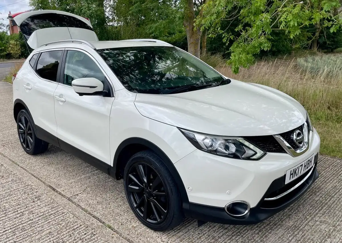 2017-nissan-qashqai-15dci-tekna-big-4