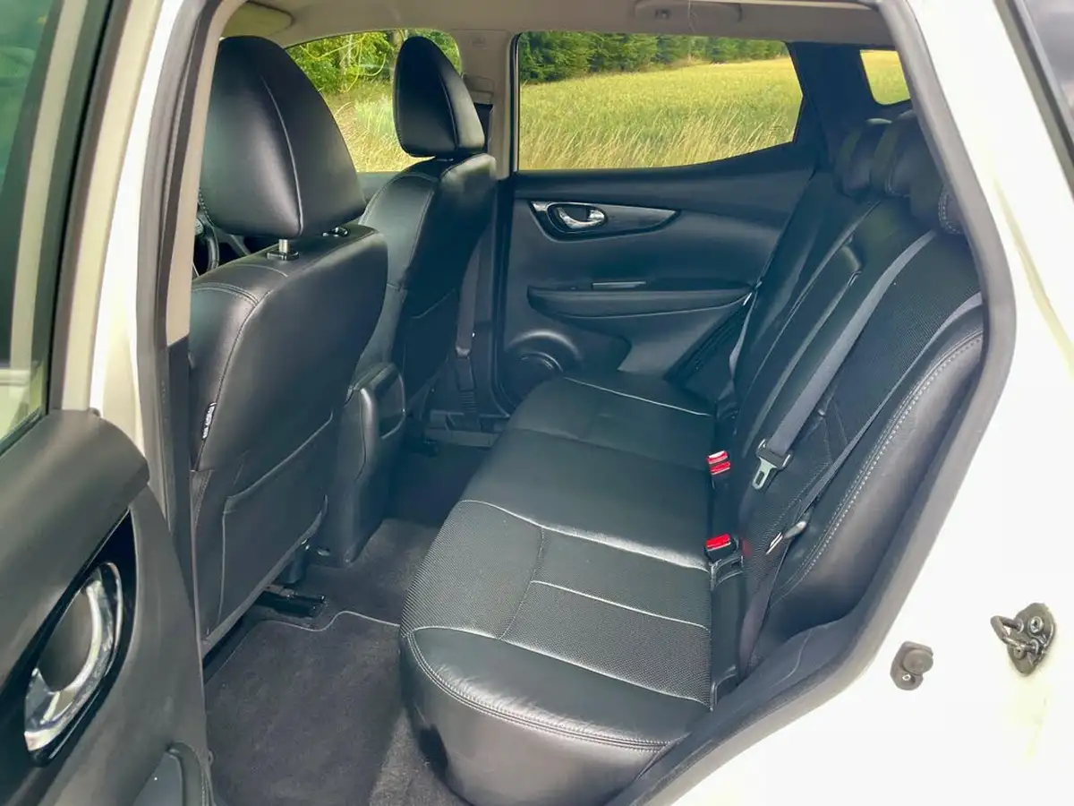 2017-nissan-qashqai-15dci-tekna-big-28