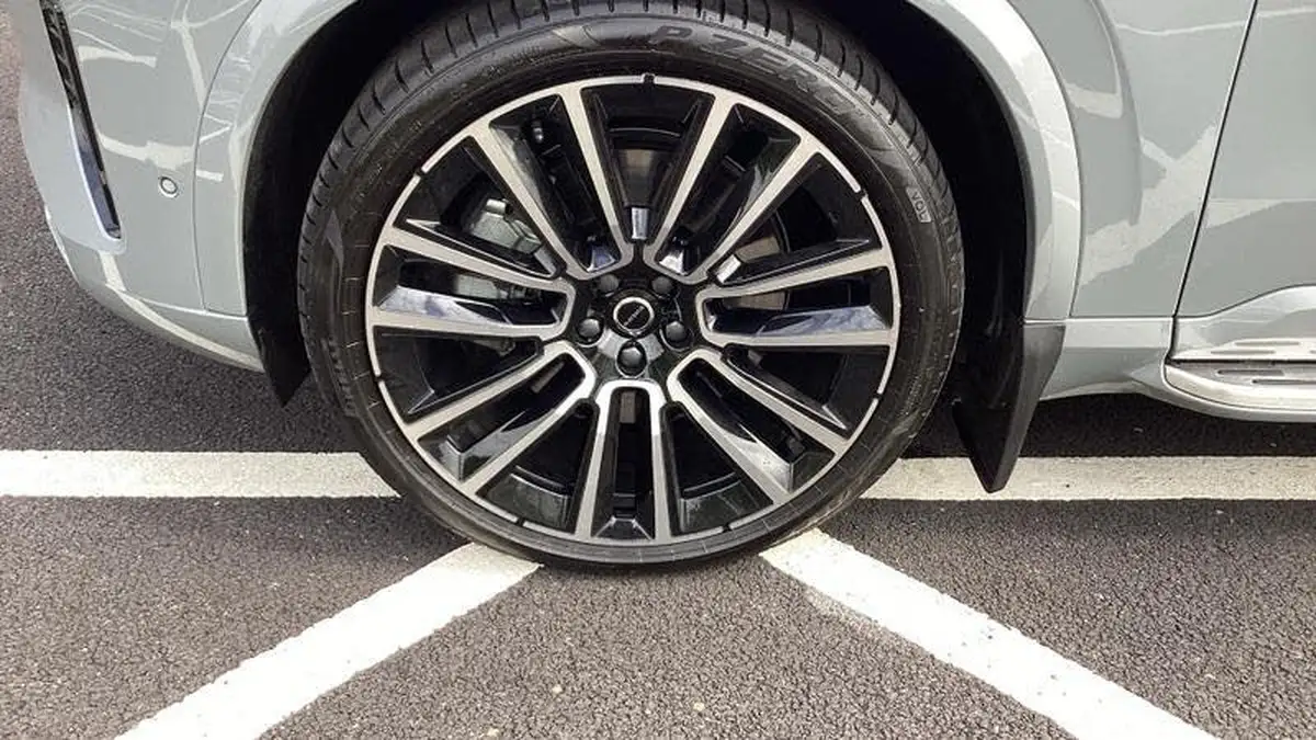 2025-volvo-xc90-20-t8-ultra-dark-big-29