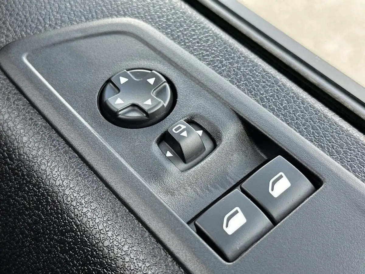 2024-vauxhall-vivaro-20td-xl-pro-big-21