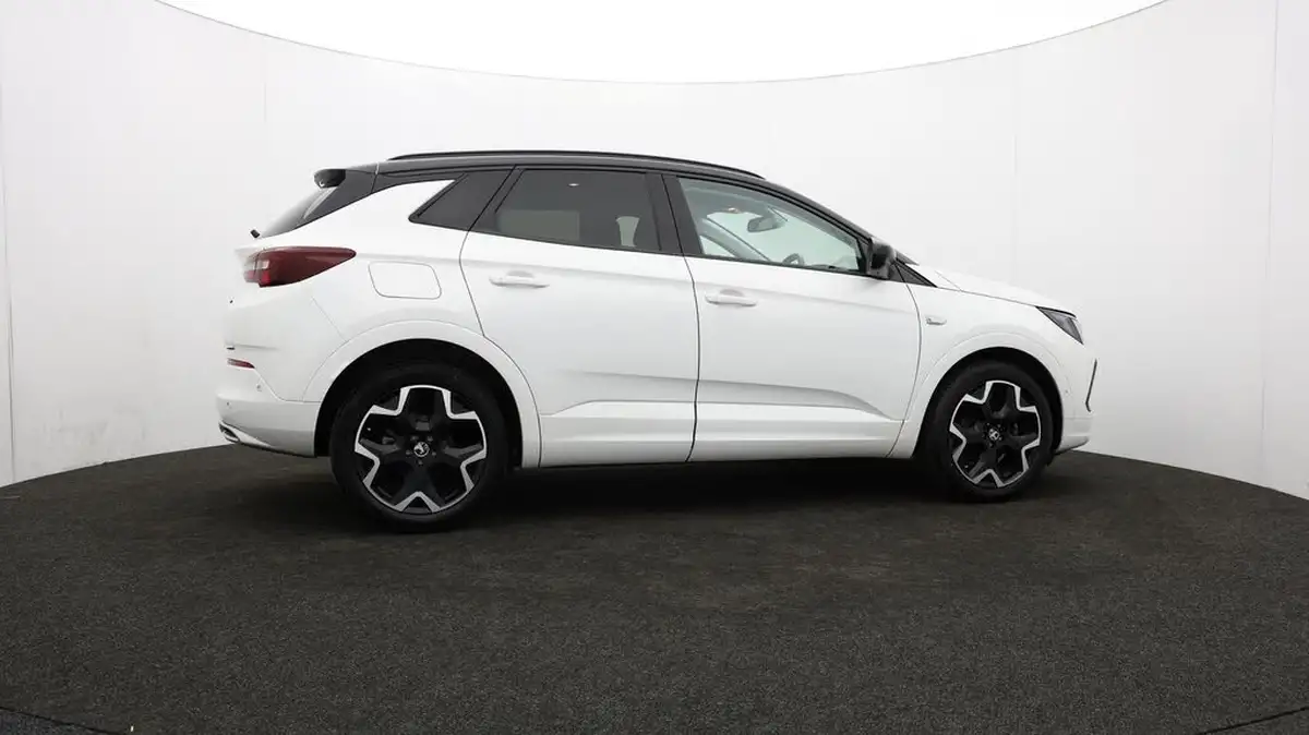 2023-vauxhall-grandland-12-ultimate-130ps-big-38