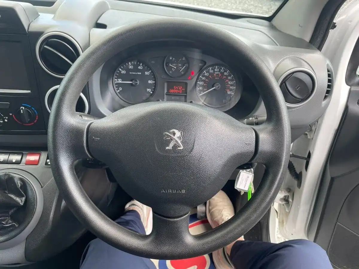 2018-peugeot-partner-16bluehdi-professional-l1-100pseu6-854-big-10