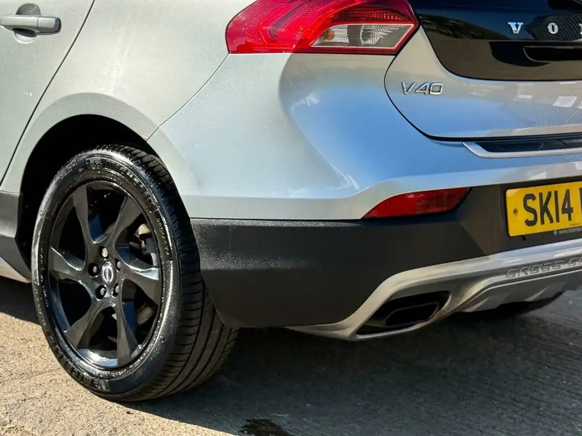 2014-volvo-v40-16td-d2-cross-country-lux-big-24