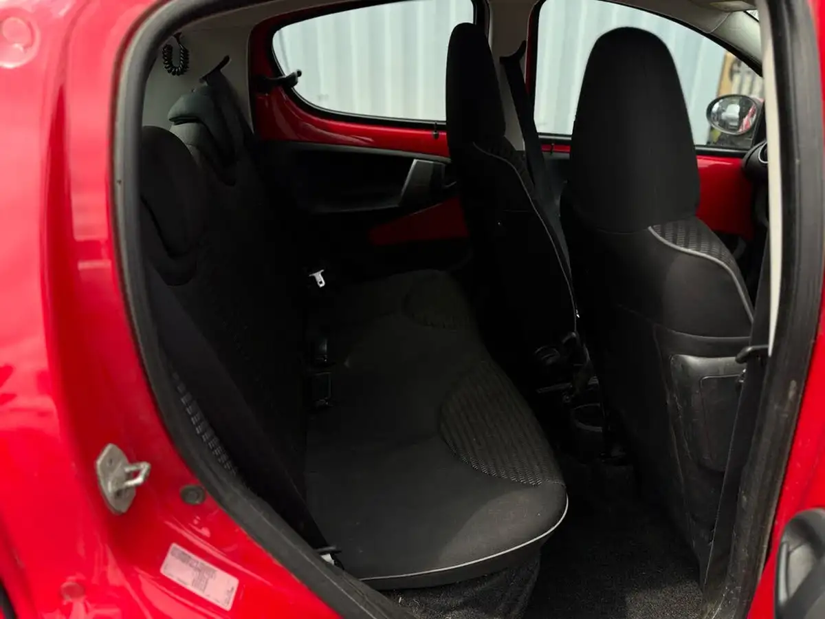 2014-peugeot-107-10-active-5d-big-15