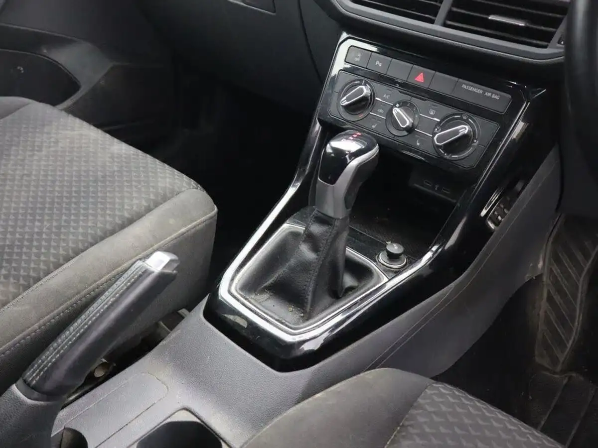 2021-volkswagen-t-cross-10-tsi-united-110ps-dsg-big-21