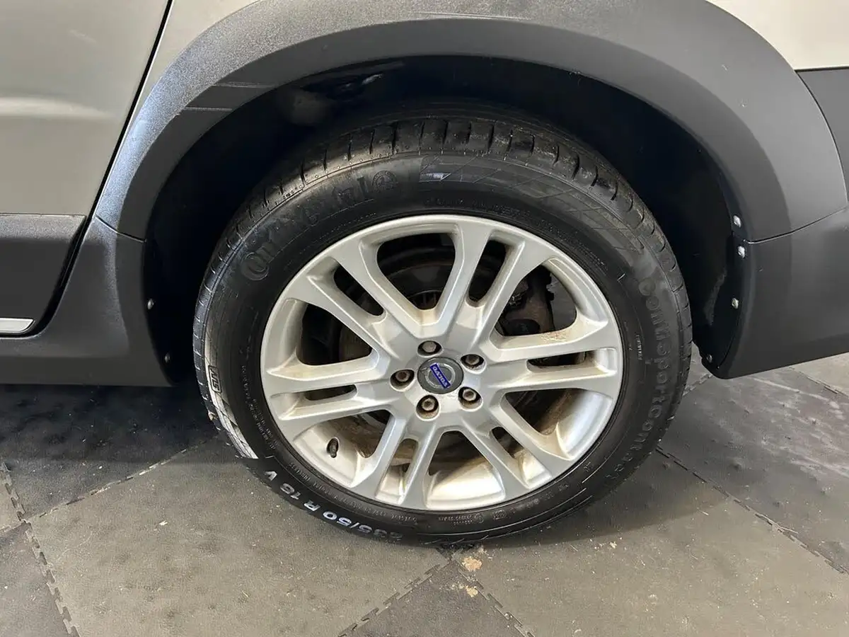 2015-volvo-xc70-24td-d5-se-lux-big-21