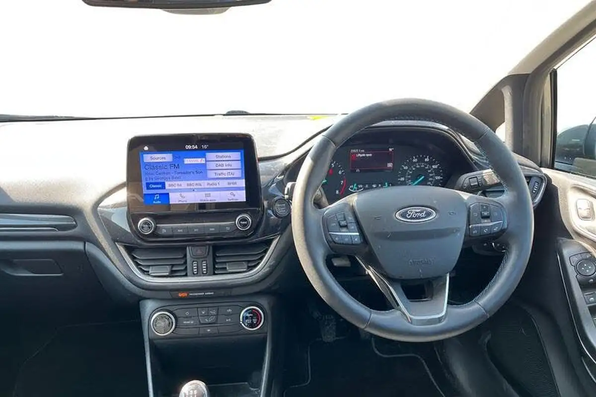 2023-ford-fiesta-10t-active-125ps-hybrid-mhev-big-9