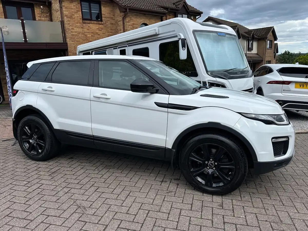 2017-land-rover-range-rover-evoque-20td4-se-tech-hatchback-5d-auto-big-0