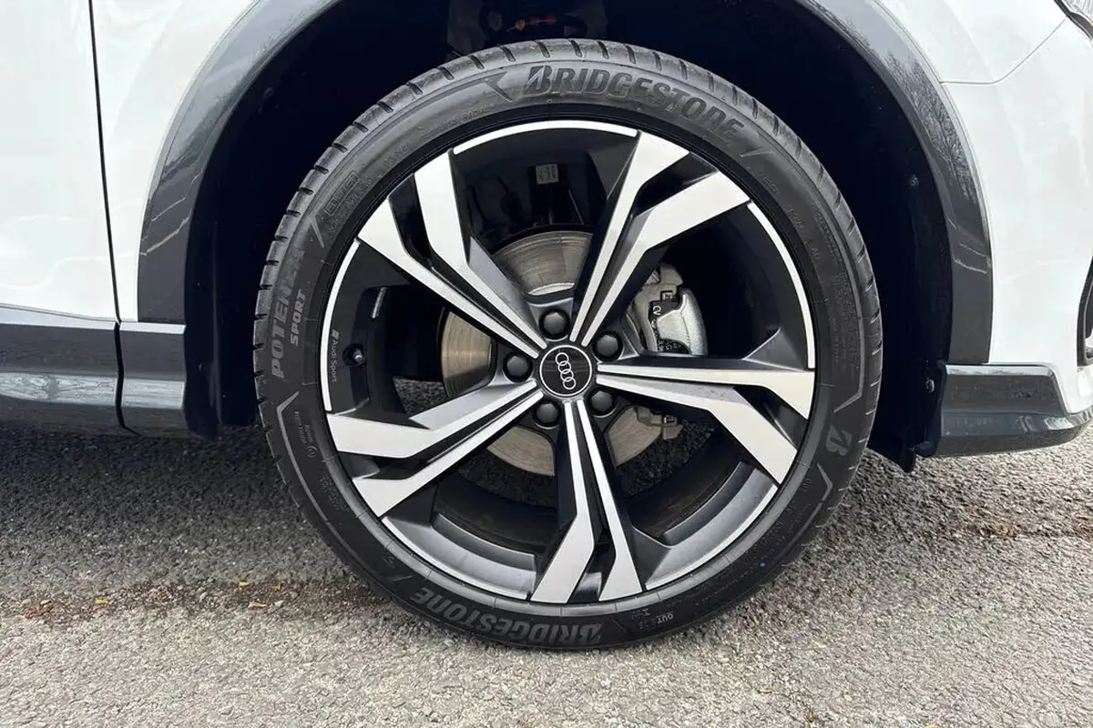 2025-audi-q3-15-35-tfsi-black-edition-station-wagon-s-tronic-big-10